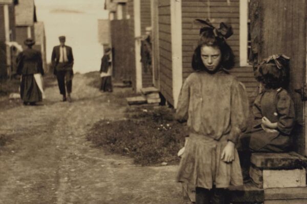 5 Haunting Historical Photos That Reveal Humanity’s Darkest Chapters